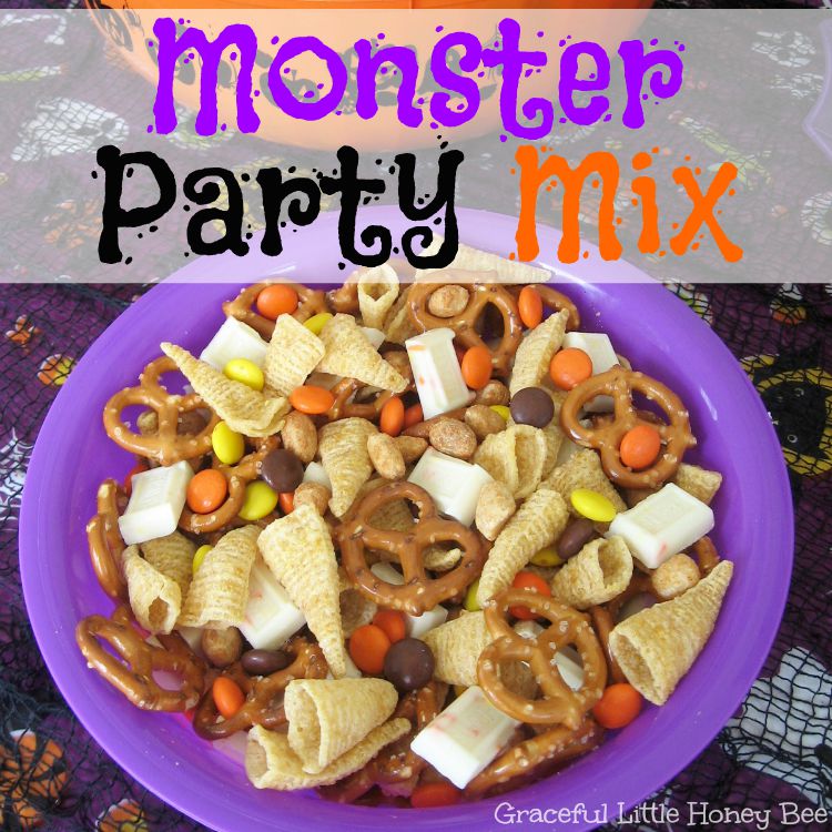 Easy Halloween Party Table + Monster Party Mix Recipe