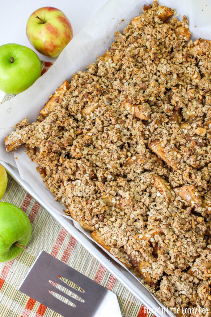 Aerial view of the sheet pan apple crisp.