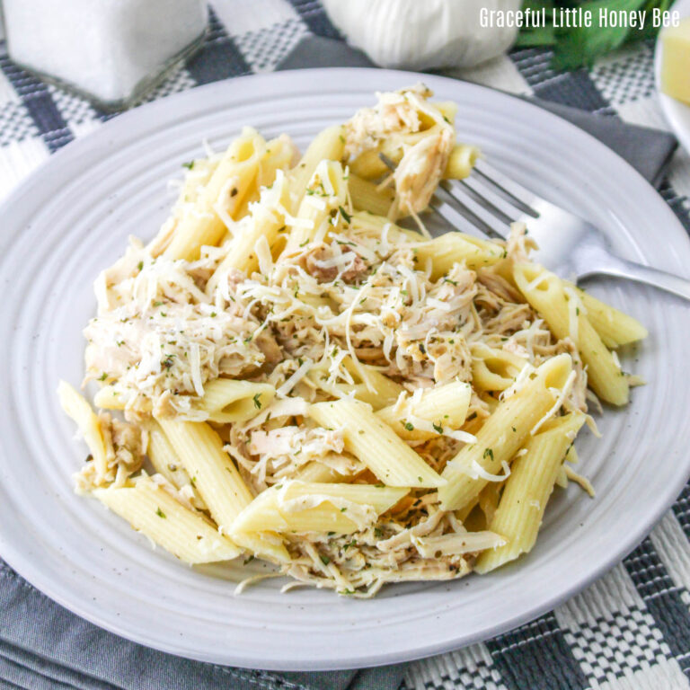 Slow Cooker Parmesan Garlic Chicken Pasta