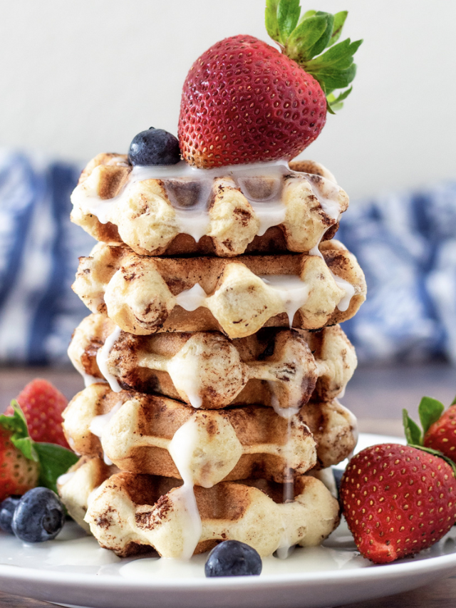 Waffle Iron Cinnamon Roll Waffles