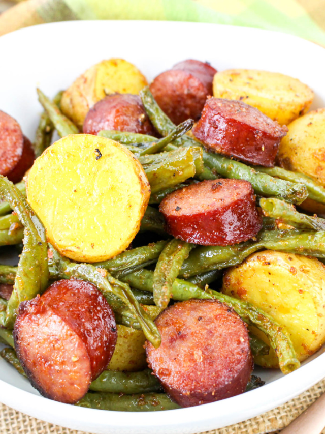 Sheet Pan Sausage, Green Beans and Potatoes