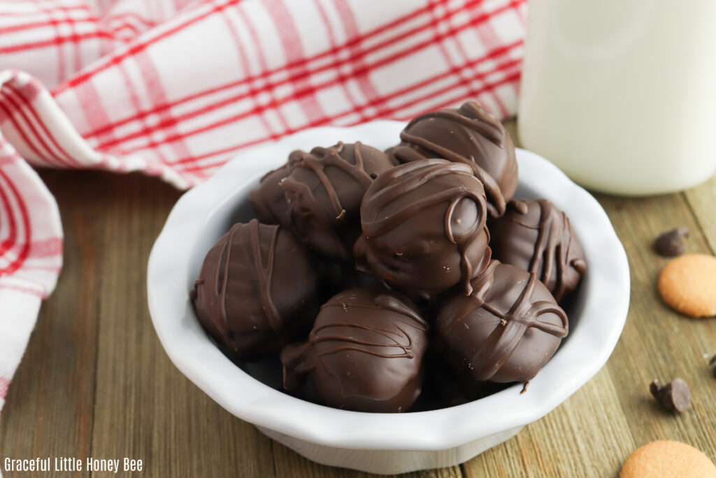 Twix Cookies piled in a white bowl.